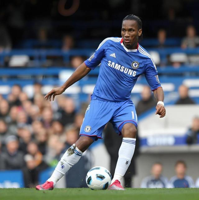 德罗巴回归赛场，赛况扑朔迷离首场状态亮眼，切尔西观众沸腾！的简单介绍